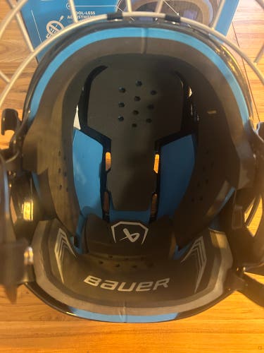 Medium Bauer Re-Akt 55 Helmet (Used)