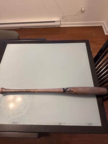 2025 Victus Torpedo Maple Bat (-3) 28 oz 31" (Used)
