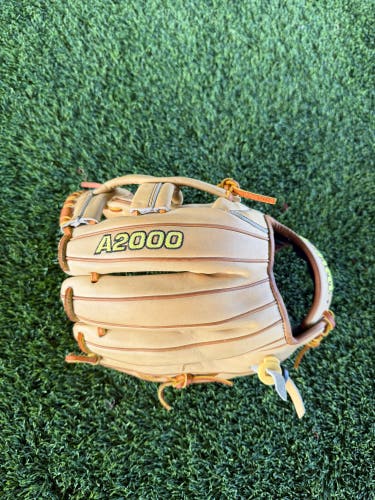 Wilson A2000 EL3 RH Infield Baseball Glove 11.75" (Used)