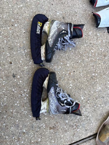 Black/Gray 2021 Bauer Vapor Hyperlite Hockey Skates Regular Width Size 6 (Used)