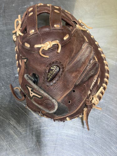 LH Mizuno Catcher's Franchise Softball Glove 34" (Used)