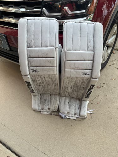 34" Vaughn Velocity XFP Goalie Leg Pads (Used)