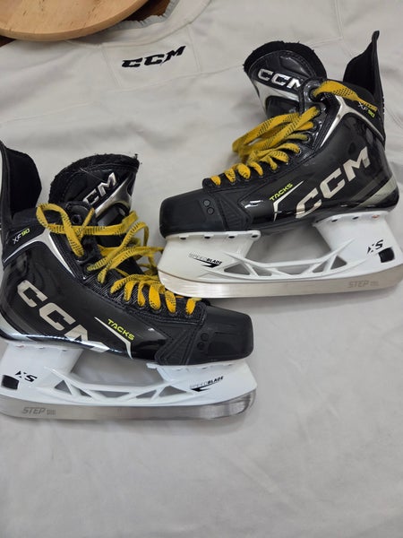 CCM Tacks XF Hockey Skates Regular Width 9 (Used)