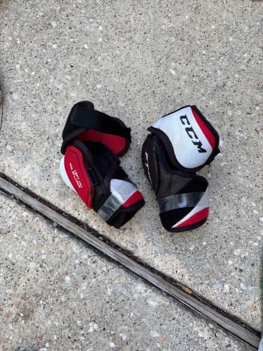 Intermediate Small CCM JetSpeed FT485 Elbow Pads (Used)