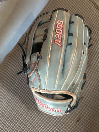 Wilson A2000 LH Outfield Baseball Glove 12.75" (Used)