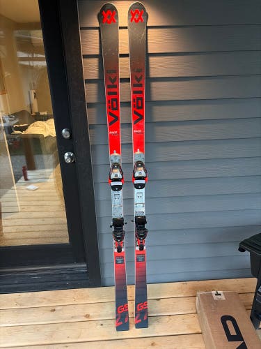 Unisex 2025 Volkl Racetiger GS 188 cm Racing Skis With Bindings Max Din 16 (Used)