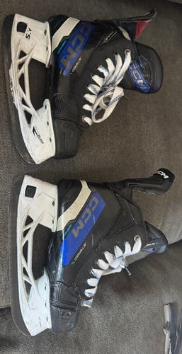 CCM JetSpeed XTRA PLUS Hockey Skates Regular Width Size 3 (Used)
