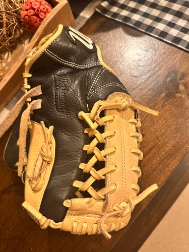 Marucci Marksman Series RH Baseball Glove 12" (Used)
