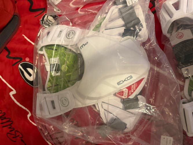 Medium/Large Adult Maverik MAX EKG Shoulder Pads (New)