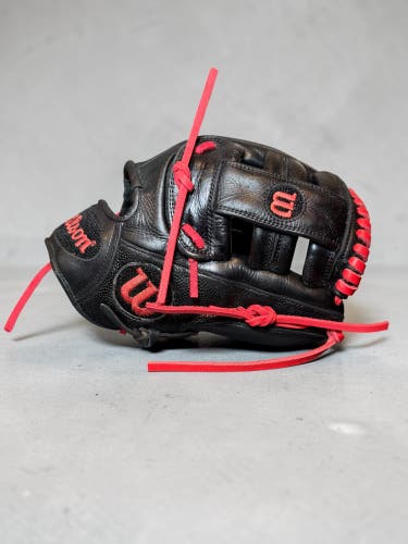 Wilson A2000 RH Infield Baseball Glove 11.5" (Used)