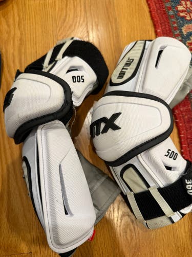 Medium Youth STX Stallion 500 Arm Pads (Used)