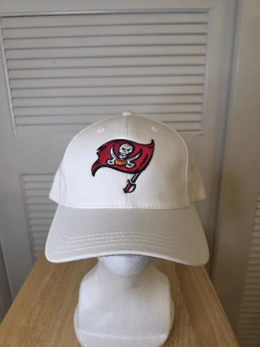 Vintage Tampa Bay Buccaneers Reebok Strapback Hat White