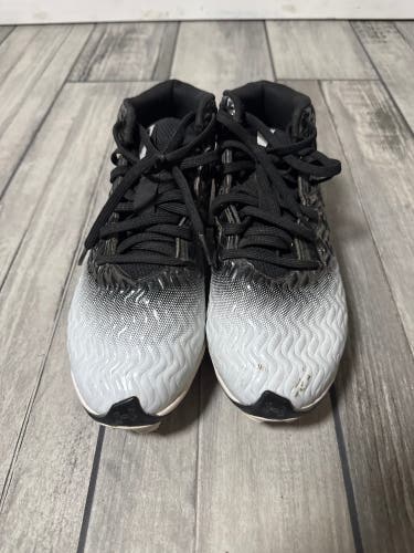 Black Kid's 6.5Y (Big Kids / Youth) Under Armour High Top (New)