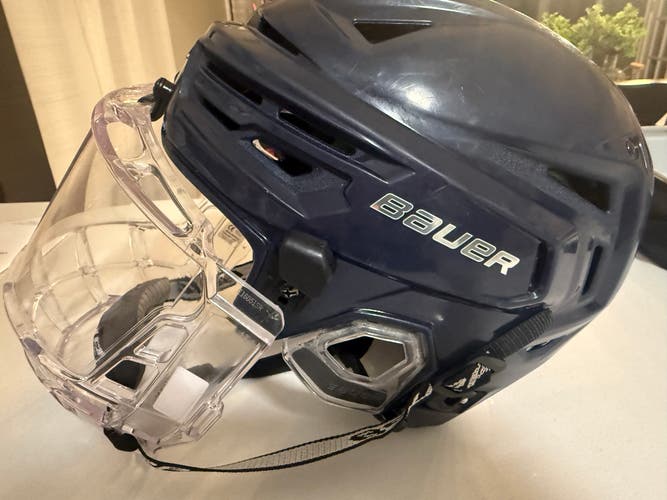 Medium Bauer Re-Akt 155 Helmet (Used)