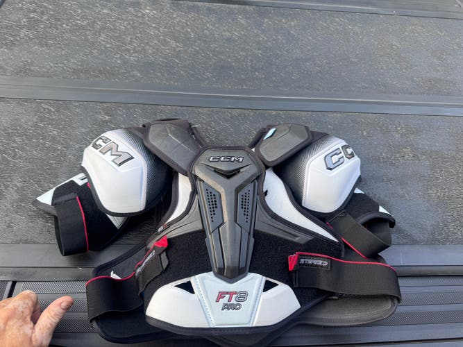 Medium Senior Bauer Shoulder Pads (Used)