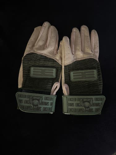 Medium 5150 Batting Gloves (New)