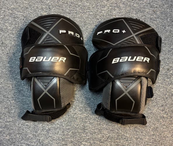Bauer Pro + knee Guards (Used)