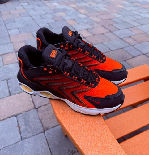 Men’s Nike Air Max TW SE Black Orange Summit (SLIGHT BLEMISH) - FJ2590-001 Sz 11