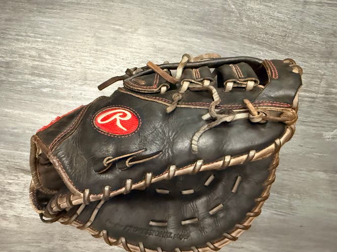 Rawlings Heart of the Hide RH First Base Baseball Glove 12.5" (Used) please look at the pictures