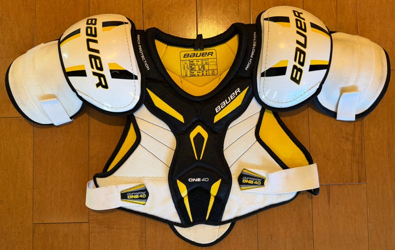 ⁠Bauer Supreme TotalONE Senior Large Shoulder Pads - Black/Gold (Mint Condition)⁠ (Used)