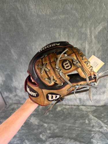 Black Wilson A2000 RH Infield Baseball Glove 11.25" (Used)