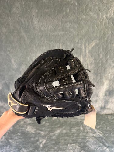 Black Mizuno Prospect Select RH Catcher's Softball Glove 32.5" (Used)