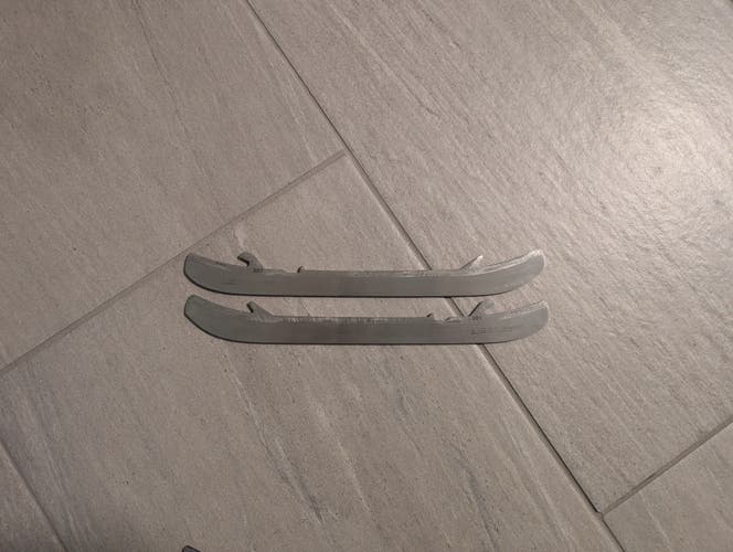 Bauer LS Balance 221 mm Size 2.0-2.5 (Used)