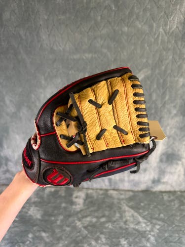 Black Wilson A500 RH Pitcher's Baseball Glove 10.5" (Used)