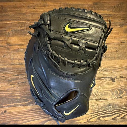 Nike Pro Gold RH Catcher's Baseball Glove 33" (New)