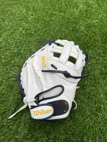 Wilson A950 RH Catcher's Softball Glove 34" (Used)