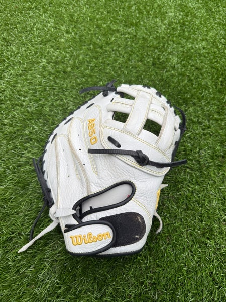 Wilson A950 RH Catcher's Softball Glove 34" (Used)