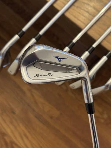 Mizuno Pro 223 Iron Set (4-PW) KBS C-Taper Lite - TOUR 125 S+ shafts