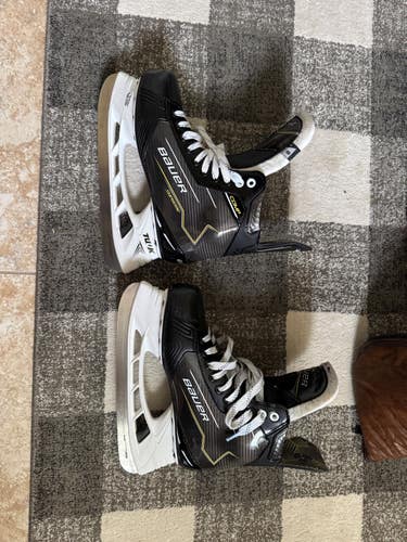 2025 Bauer Supreme Comp Hockey Skates Regular Width 8 (Used)