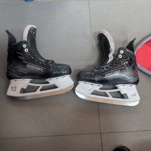 Black Bauer Supreme M50 Pro Hockey Skates Regular Width Size 4 (Used)
