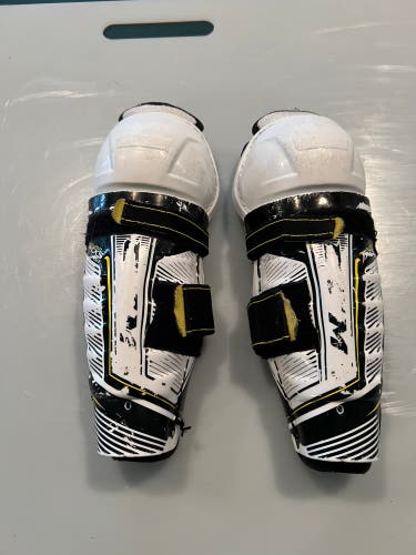 Youth CCM Super Tacks AS1 9" Shin Pads (Used)