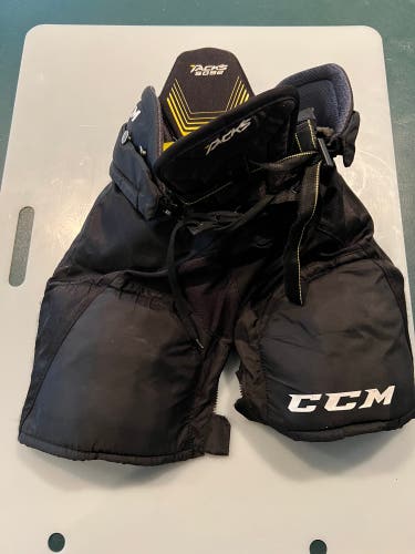 Junior Small CCM Tacks 5092 Hockey Pants (Used)