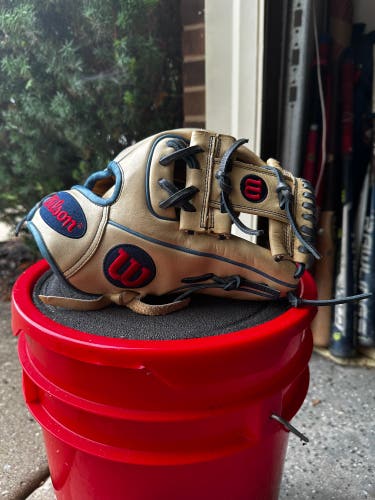 Wilson A2000 1786 RH Infield Baseball Glove 11.5" (Used)