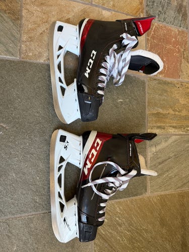 2021 CCM JetSpeed FT475 Hockey Skates Regular Width 7.5 (Used)