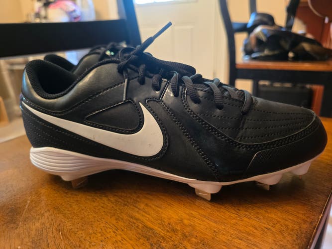 Black Women's Size M 9.5 (W 10.5) Nike Metal (like new)
