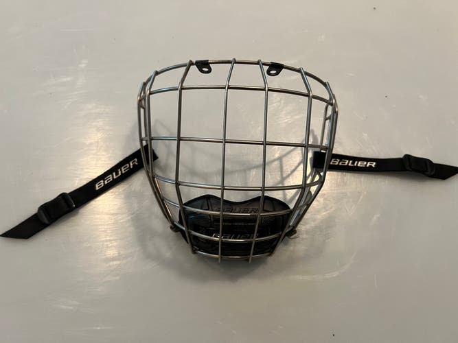 Small Bauer Profile III Facemask Full Cage (Used)