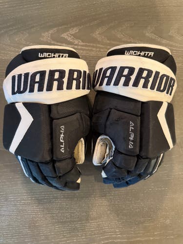 Warrior Alpha 4-Roll Wichita Thunder Pro Stock Hockey Gloves 14” Black (Used) 8052