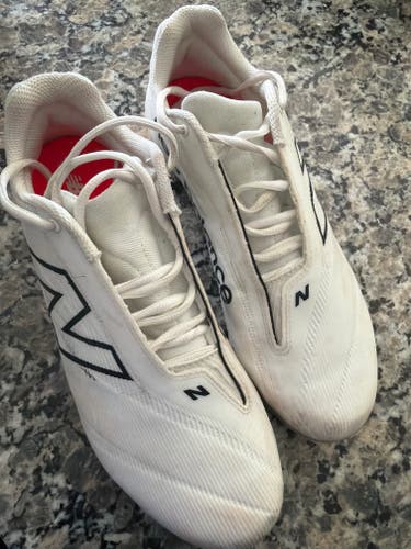 White Men's Size M 11.0 (W 12.0) Adult New Balance Low Top Molded Cleats (Used)