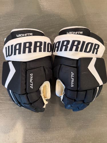 Warrior Alpha 4-Roll Wichita Thunder Pro Stock Hockey Gloves 15” Black (Used) 8074