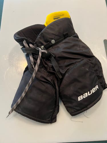Youth Medium Bauer Supreme S170 Hockey Pants (Used)