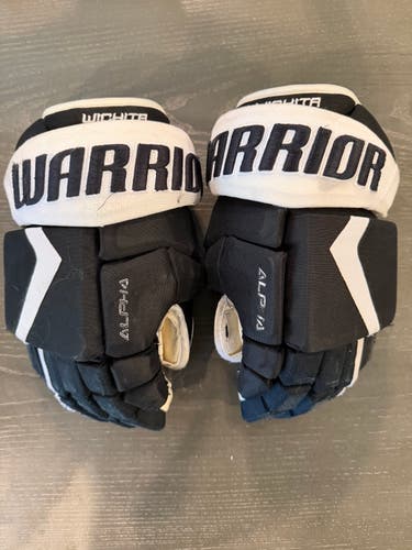 Warrior Alpha 4-Roll Wichita Thunder Pro Stock Hockey Gloves 13” Black (Used) 8085