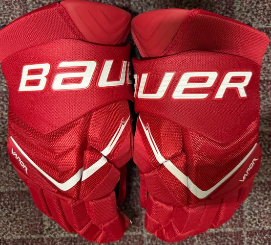 Bauer Vapor Flylite Gloves 15" (New) Red