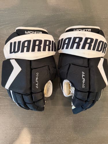 Warrior Alpha 4-Roll Wichita Thunder Pro Stock Hockey Gloves 13” Black (Used) 8096