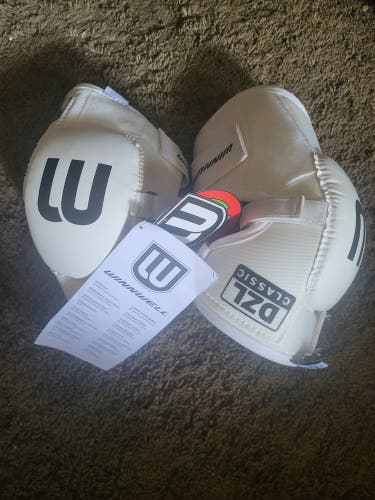 Winnwell DZL classic soft cap senior elbow pads