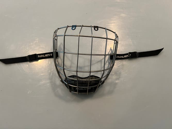 Medium Bauer Profile III Facemask (New)