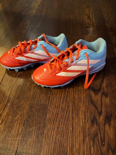 Red Kid's 3.5Y (Big Kids / Youth) Youth Adidas Low Top Molded Cleats (Used)